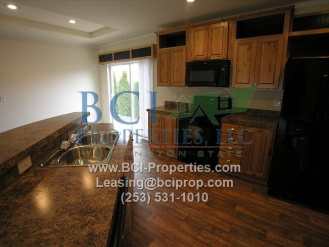 Building Photo - Welcome Home to Evergreen Place Condominium 3bed/2ba available for immediate move in