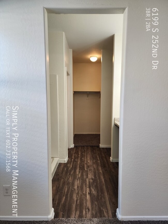 Building Photo - 6199 S 252nd Dr