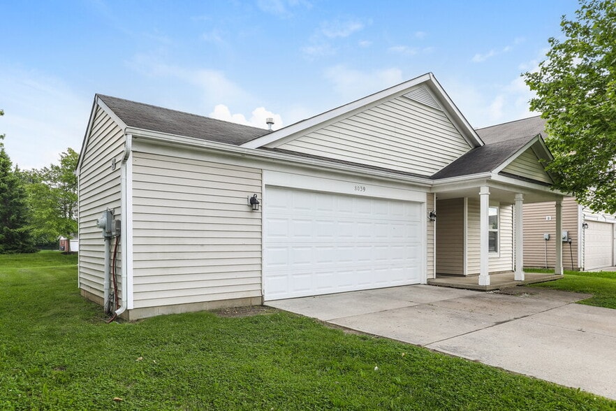 Building Photo - 8039 Bach Dr