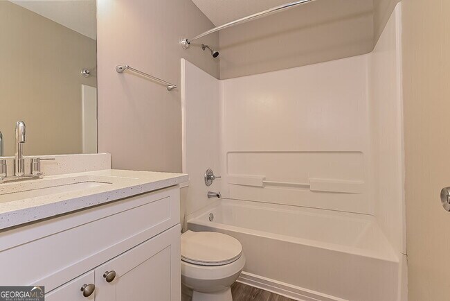 Building Photo - 1205 Redbud Ct