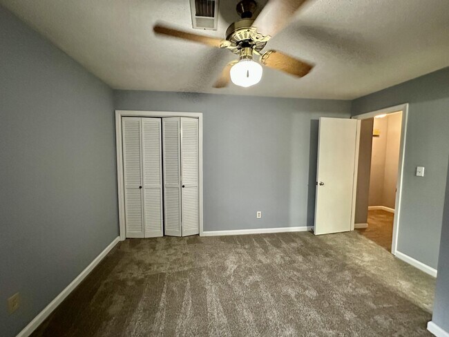 Building Photo - 29 Pheasant Ct