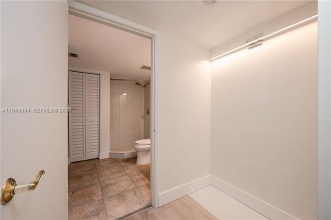 Building Photo - 1 Alhambra Cir