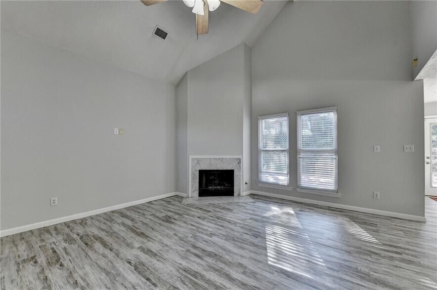 Building Photo - 1112 Ashbury Dr