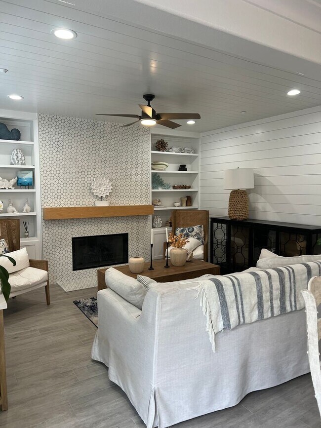 Building Photo - Beautifully Furnished Home in Huntington Beach
