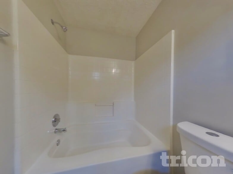 Building Photo - 218 Osmanthus Way