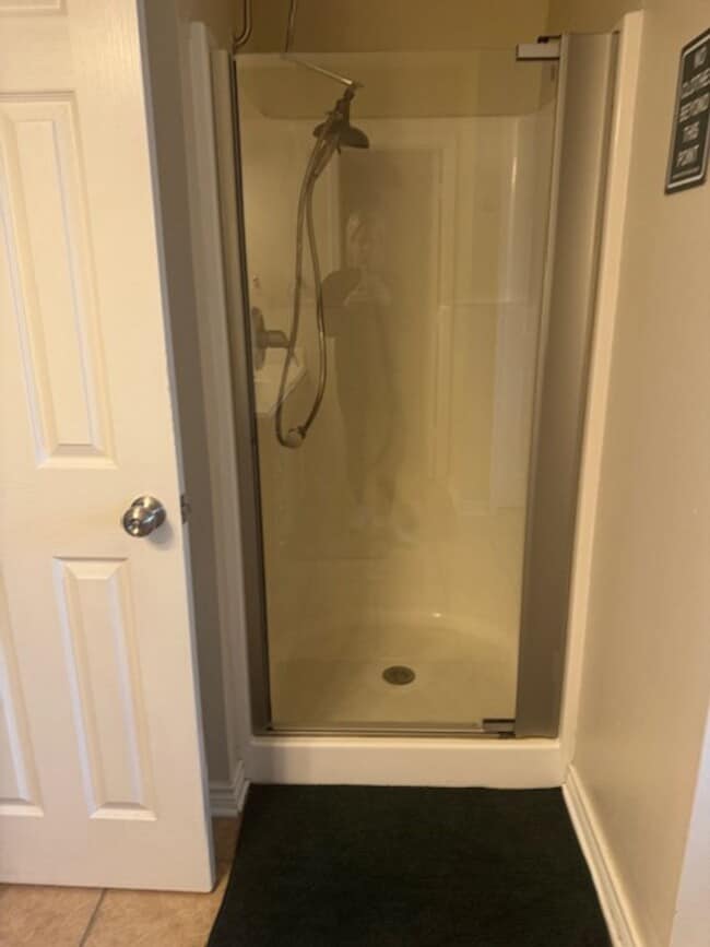 Building Photo - 3/2/2 Gated Community, Fenced Yard, Pool Access