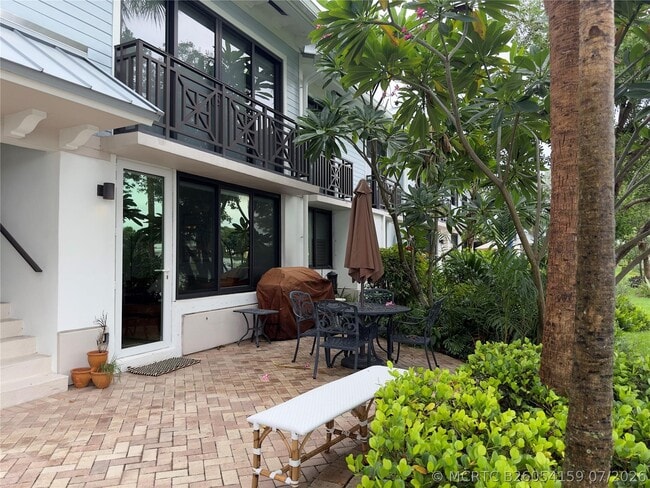 Building Photo - 1585 S Ocean Ln