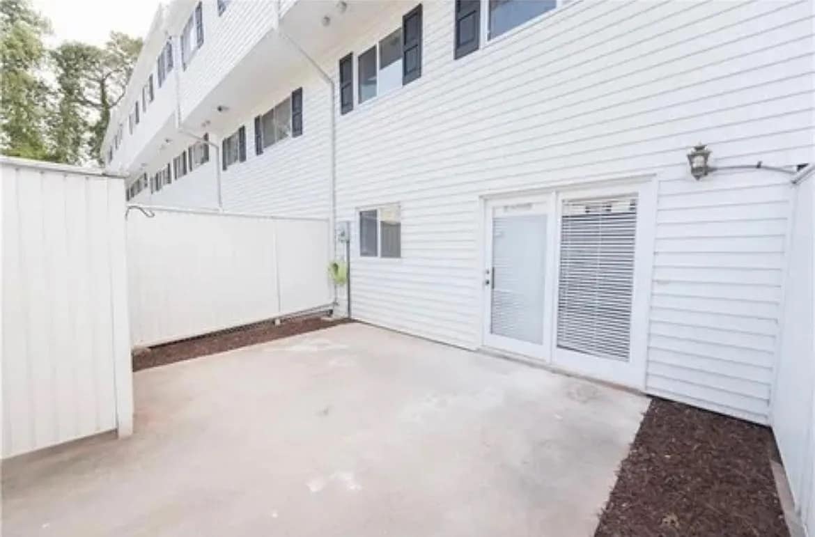 Building Photo - Room in Townhome on Cardigan Cir