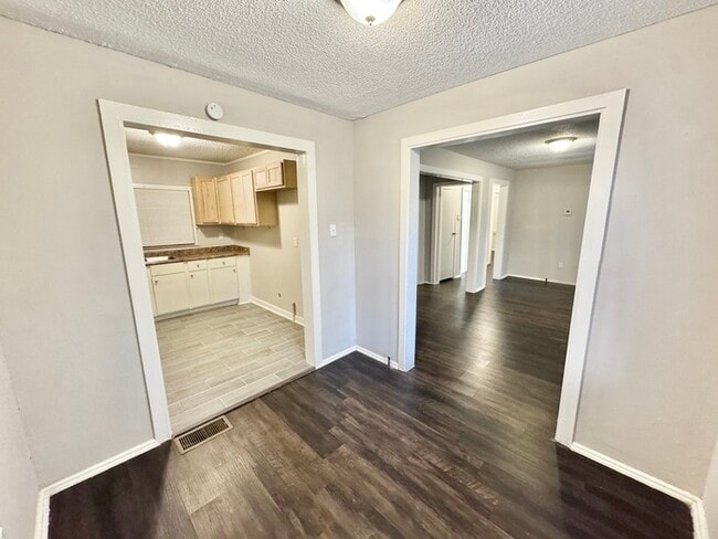 Building Photo - 655 Granada Rd