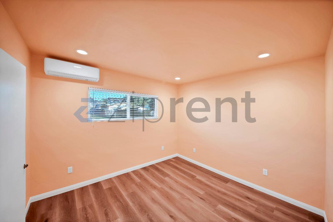 Building Photo - 3618 Ellis Ln