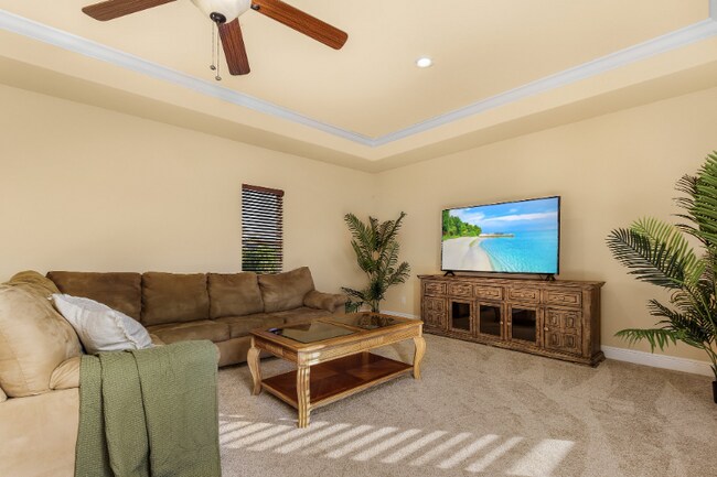 Building Photo - 205 SE 4th Pl