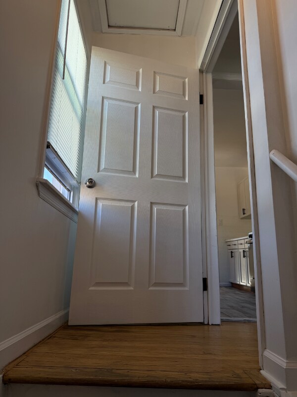 Building Photo - 10 Maolis Ave