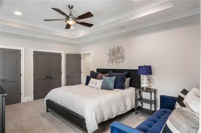 Building Photo - 5265 Peachtree Dunwoody Rd NE