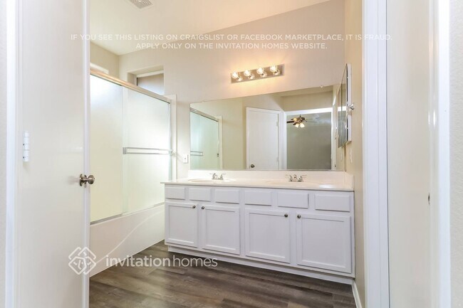 Building Photo - 9327 W Gold Dust Ave