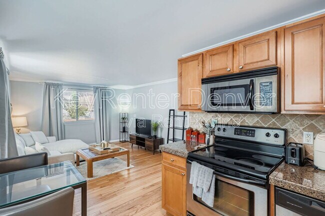 Building Photo - 1327 Steele St