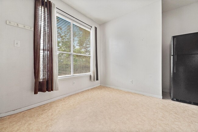 Building Photo - 24203 Pinecreek Point