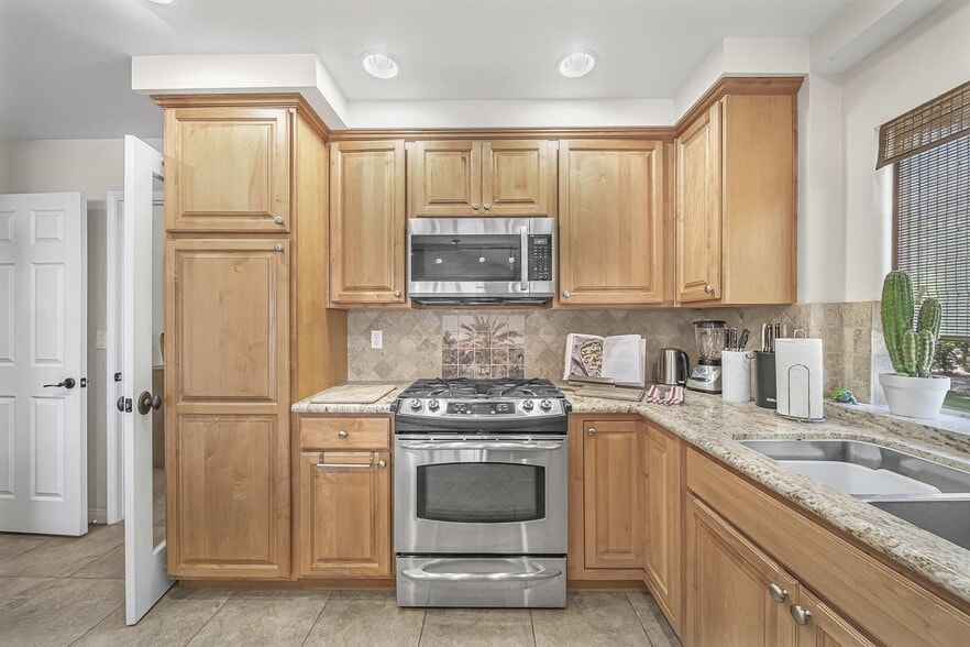 Building Photo - 77779 St Augustine Dr
