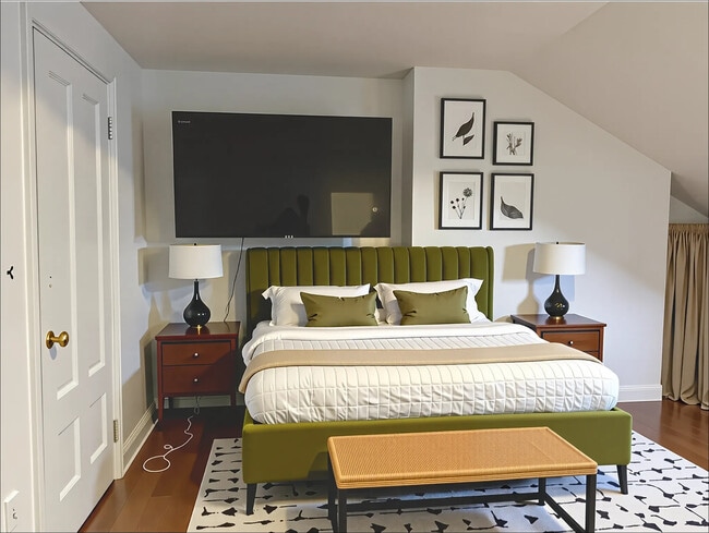 Building Photo - 107 Charles St