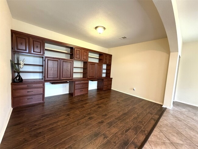 Building Photo - 1707 Magnolia Lake Ln