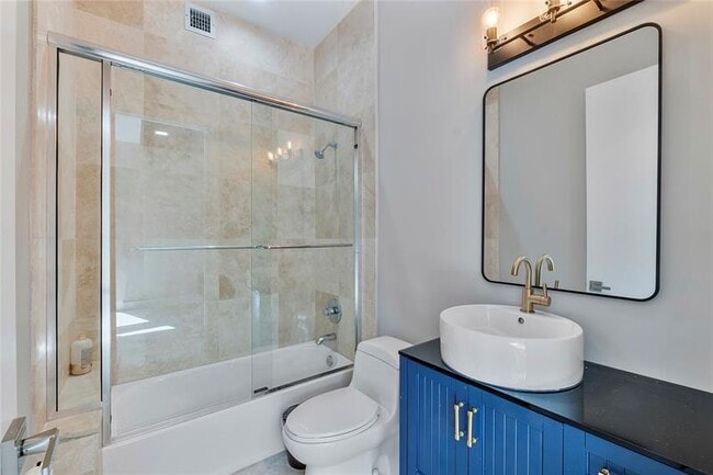 Building Photo - 3270 NE 15th St