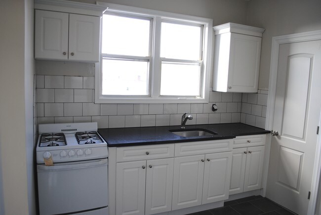 Primary Photo - 223 Harrison Ave