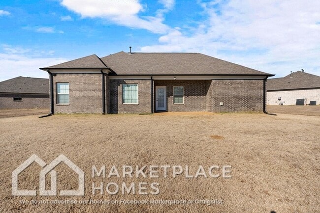 Building Photo - 1802 Millers Cv