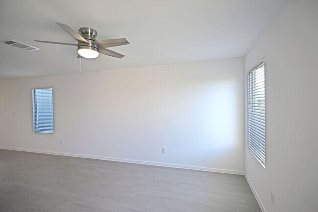 Building Photo - 7363 Orange Sapphire