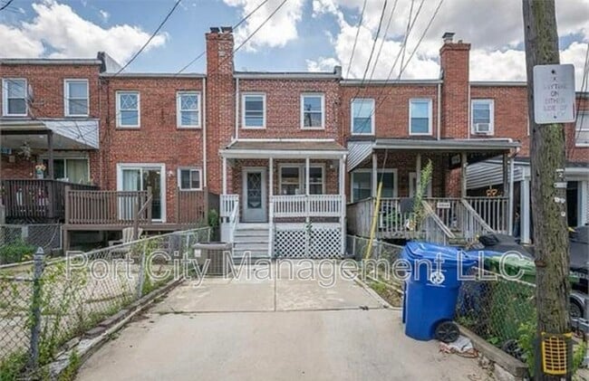 Building Photo - 6816 Gough St