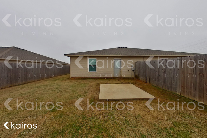 Building Photo - 3893 Thomas St