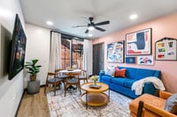 Building Photo - 611 Commerce St