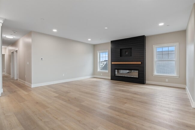 Building Photo - 465 Ocean Blvd