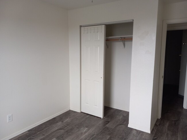 Building Photo - Live Where Comfort Meets Convenience - College Hill Condo in Pullman