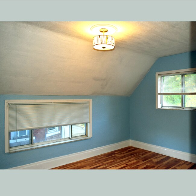 Building Photo - 123 Clearview Ave