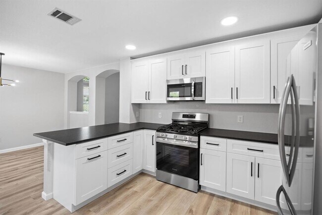 Building Photo - 1413 Catalina Dr