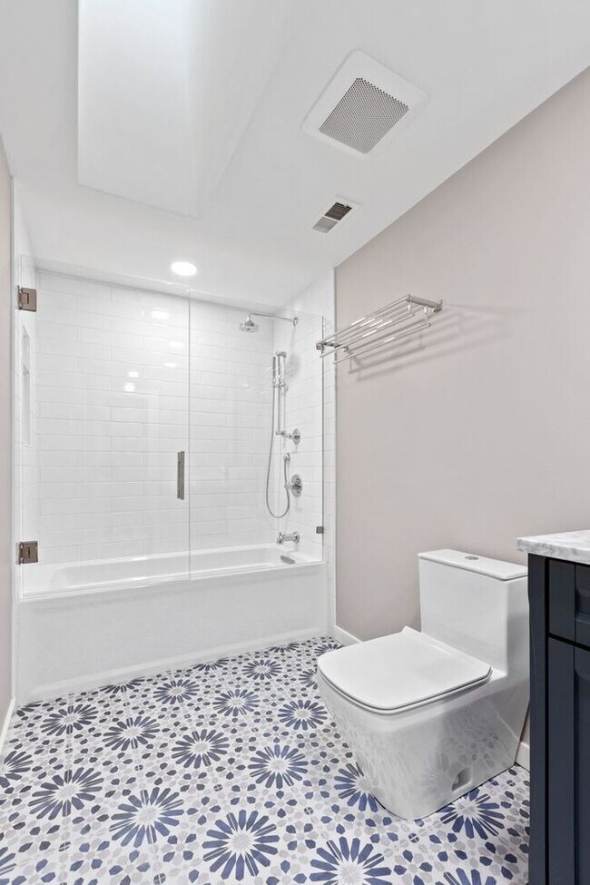 Building Photo - Stunning Private AIR CONDITIONED Dream Home in Coveted Bridal Trails