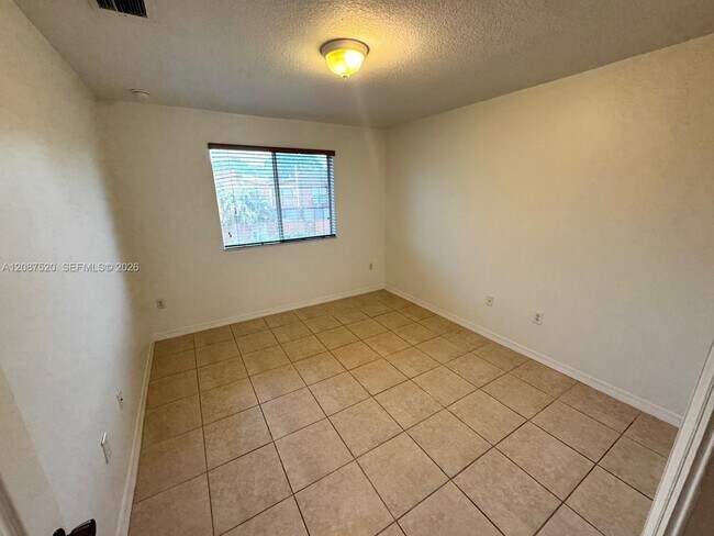 Building Photo - 6676 SW 115th Ct