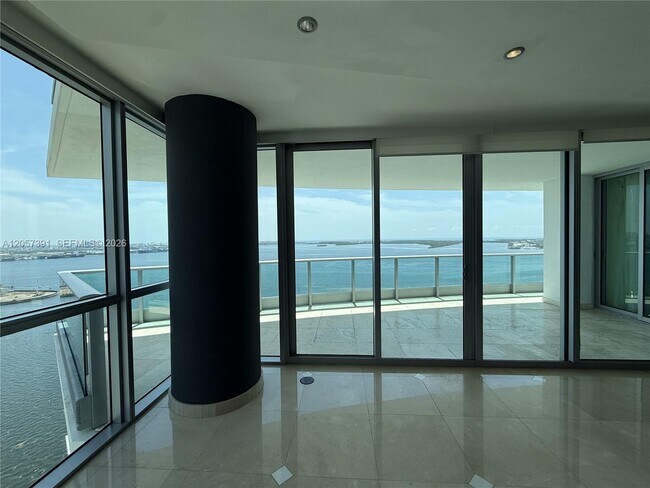 Building Photo - 1331 Brickell Bay Dr