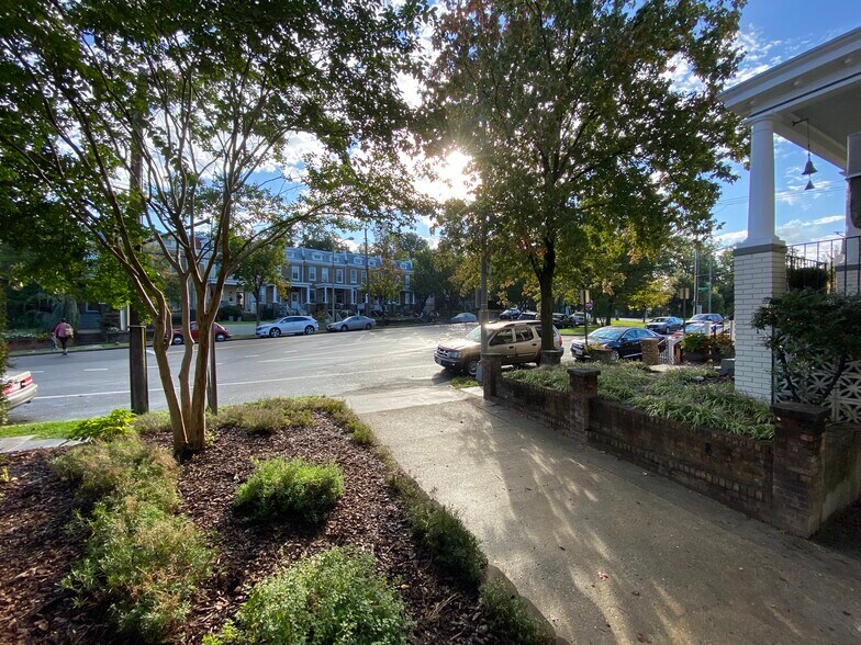 Large front yard and direct street access from driveway - 3916 4th St NW