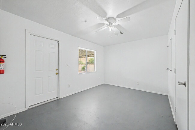 Building Photo - 4401 S Rita Ln
