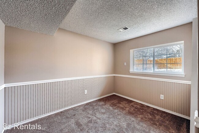 Building Photo - 3 br, 1.5 bath House - 10011 Clay Street