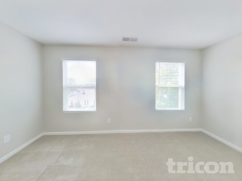 Building Photo - 501 Eastfair Dr