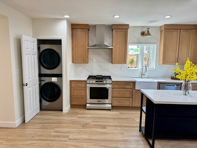 Building Photo - Beautifully Built 2-bedroom, 1.5-bath ADU ...