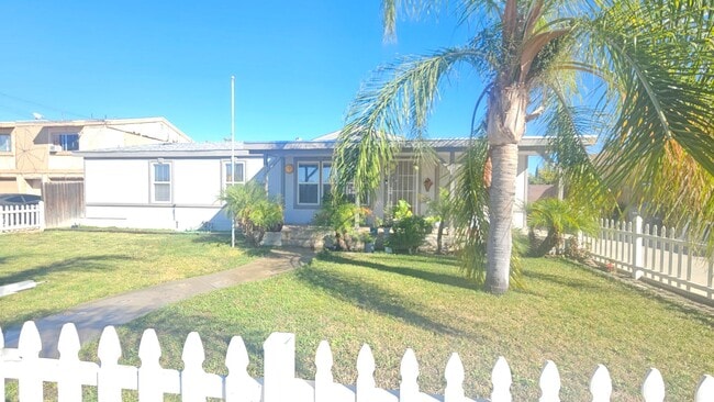 Primary Photo - Gorgeous Single Story Home