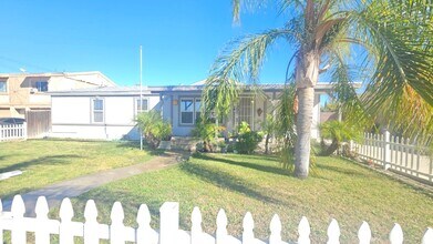 Building Photo - Gorgeous Single Story Home