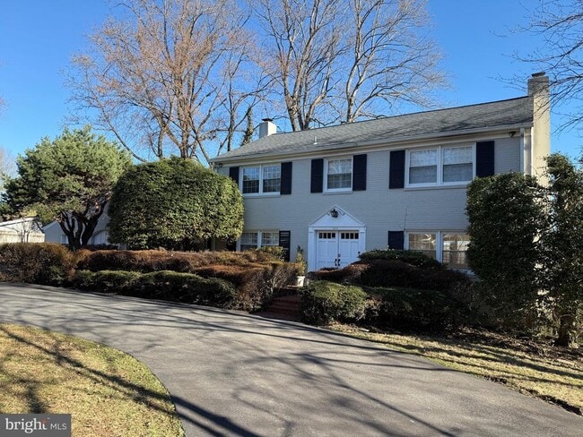 Building Photo - 9616 Burke View Ave