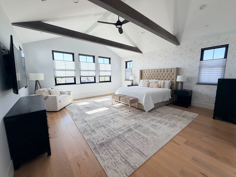 Building Photo - 1400 Manzanita Ln