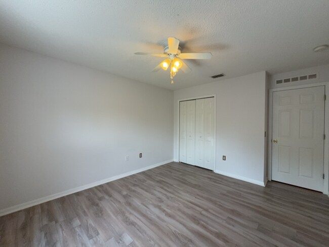 Building Photo - 1431 Teal Dr