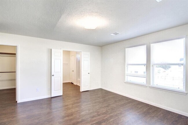 Building Photo - 1134 Lexington Grove Dr