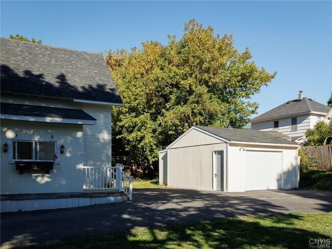 Building Photo - 435 S Hamilton St