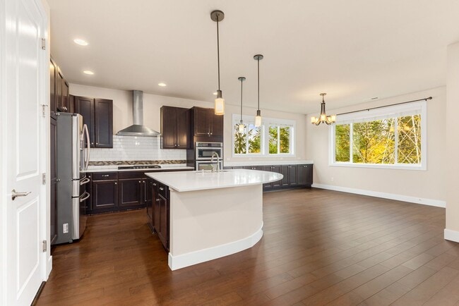 Building Photo - Gorgeous Tons of Upgrades 3 Bedroom Loft &...